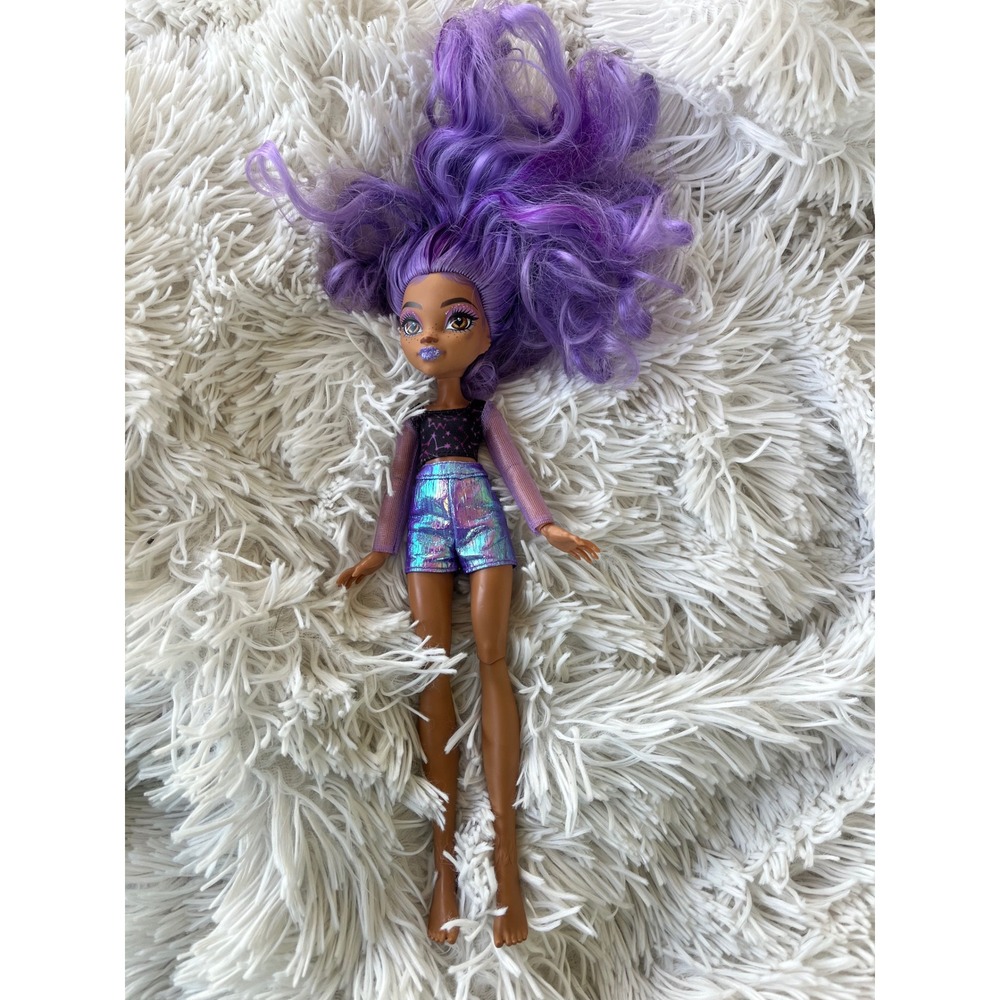 Monster High Skulltimate‎ Secrets Fearidescent Clawdeen Wolf doll 2021